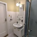 Flat In Zizkov -502- شقة براغ
