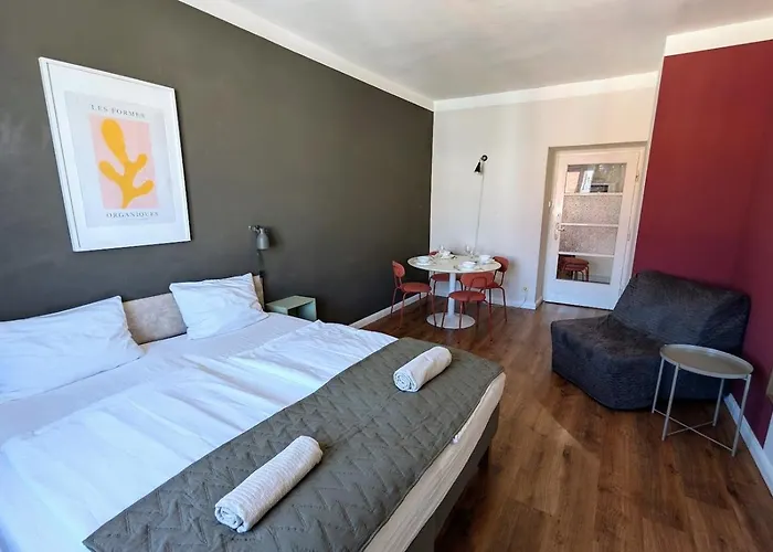 Flat In Zizkov -502-